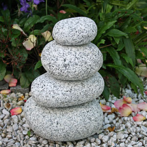 Steinstapel oder Steinhaufen