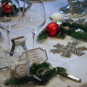 Tischdekoration Weihnachten in Weiss